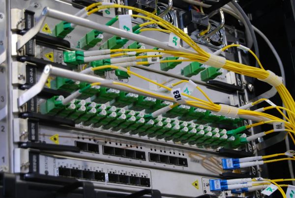 Fibre multimode ou monomode : laquelle choisir pour vos pigtails ?